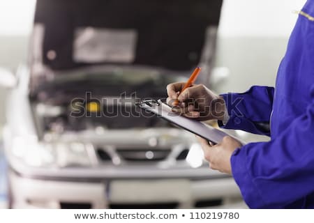 Bộ sưu tập ảnh thợ sửa chữa ô tô là điều mà các chủ xe hơi và những ai yêu thích lĩnh vực này đều không thể bỏ qua. Những hình ảnh này cho thấy tất cả sự tận tâm và kỹ năng chuyên nghiệp của các thợ sửa chữa.